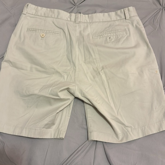 Vineyard Vines mens stone flat front Breaker Short - size 34 - Picture 4 of 4
